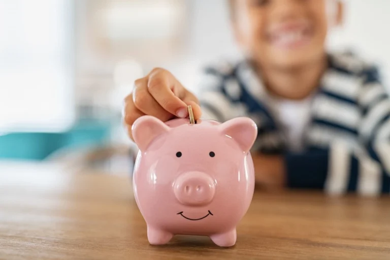 A Importância da Educação Financeira na Infância e seus Benefícios